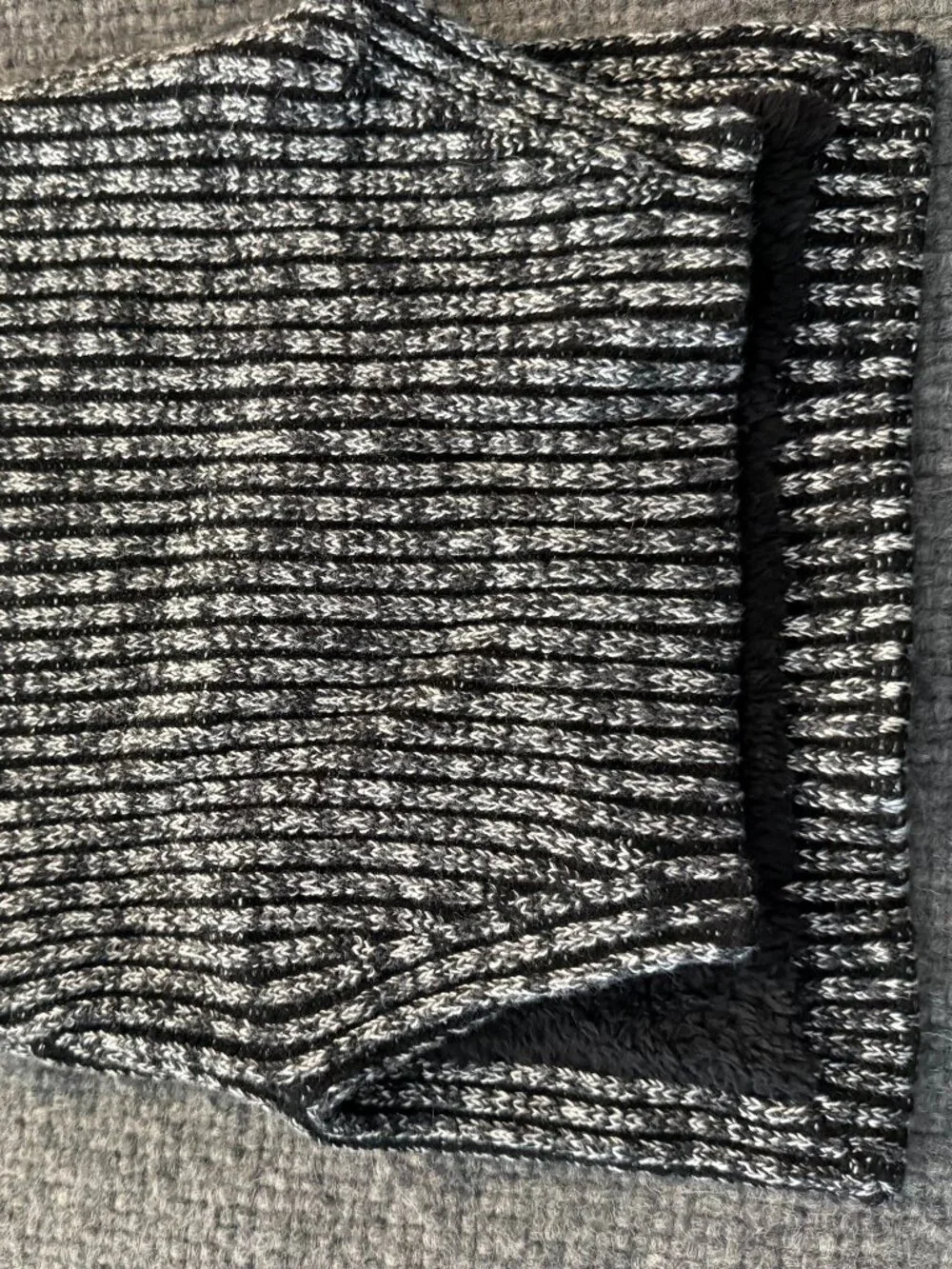 Lululemon Textured Fleece-Lined Knit Neck Warmer Black/Grey/White Unisex O/S